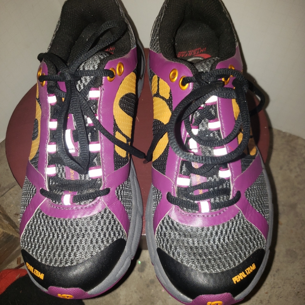 Oasis running shoes